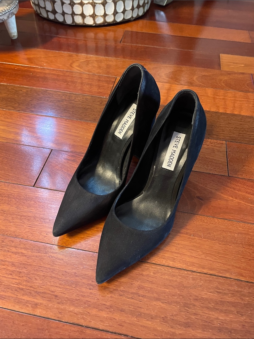 Steve Madden Black Pointed-Toe Suede Pumps